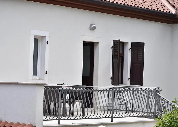 Angela بورتوروز