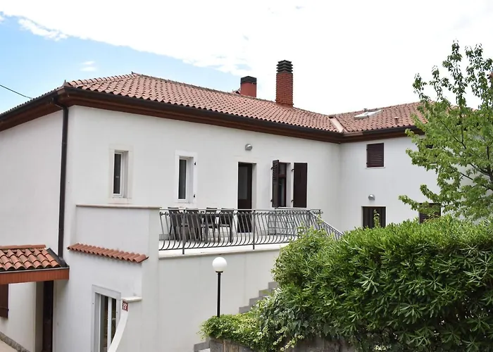 Angela بورتوروز